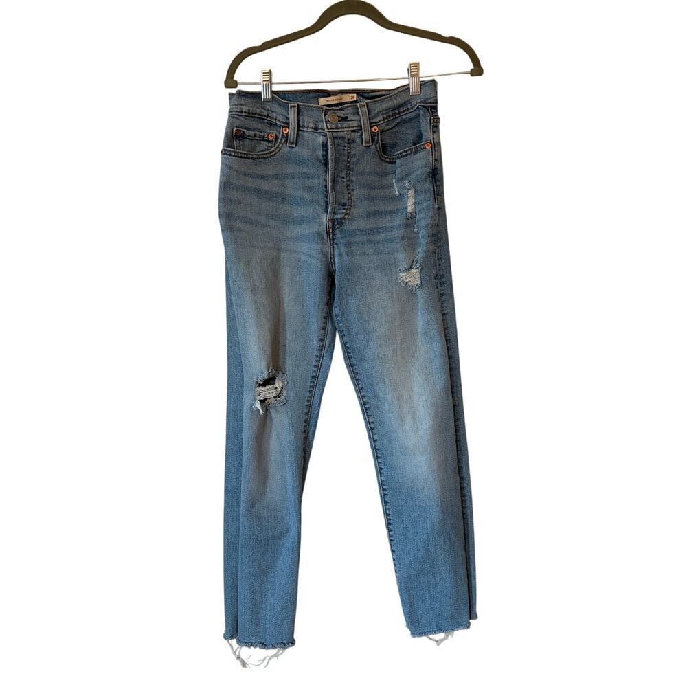 Levi's women's denim jeans Wedgie Straight 28 distressed light wash button fly